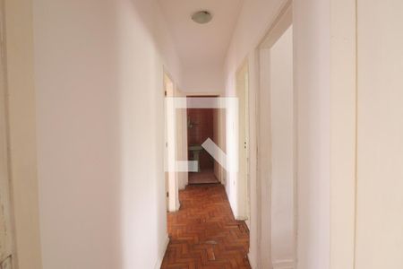 Casa à venda com 472m², 3 quartos e 3 vagasCorredor