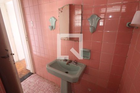 Casa à venda com 472m², 3 quartos e 3 vagasBanheiro