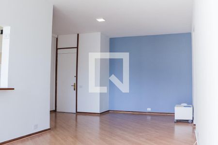 Sala de apartamento para alugar com 1 quarto, 66m² em Barra da Tijuca, Rio de Janeiro