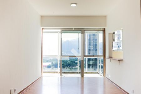 Sala de apartamento para alugar com 1 quarto, 66m² em Barra da Tijuca, Rio de Janeiro