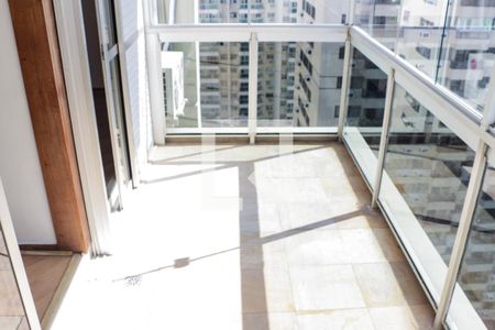 Varanda de apartamento para alugar com 1 quarto, 66m² em Barra da Tijuca, Rio de Janeiro