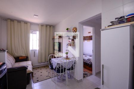 Sala/Cozinha  de apartamento à venda com 2 quartos, 32m² em Parque Fongaro, São Paulo