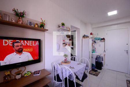 Sala/Cozinha  de apartamento à venda com 2 quartos, 32m² em Parque Fongaro, São Paulo