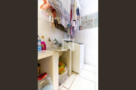 Casa à venda com 203m², 2 quartos e 2 vagasBanheiro