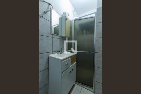 Banheiro de casa de condomínio para alugar com 1 quarto, 67m² em Vila Nova, Porto Alegre