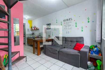 Sala de casa de condomínio para alugar com 1 quarto, 67m² em Vila Nova, Porto Alegre