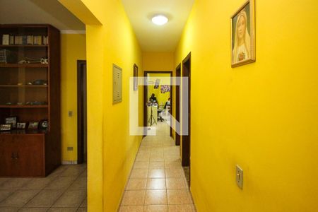 Casa à venda com 386m², 3 quartos e 4 vagasCorredor