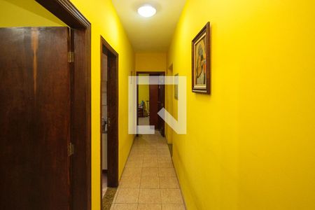 Casa à venda com 386m², 3 quartos e 4 vagasCorredor