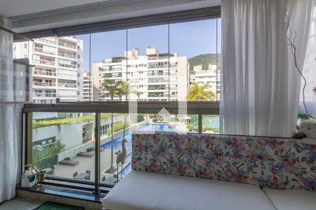 Apartamento à venda com 73m², 2 quartos e 1 vagaVaranda