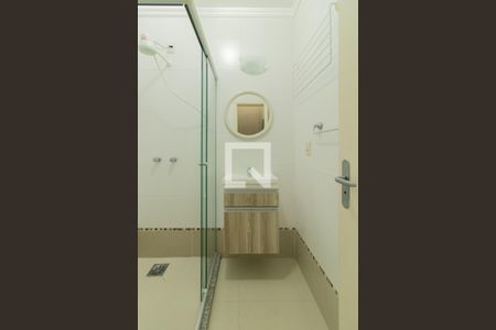 Casa à venda com 90m², 2 quartos e 2 vagasBanheiro Corredor