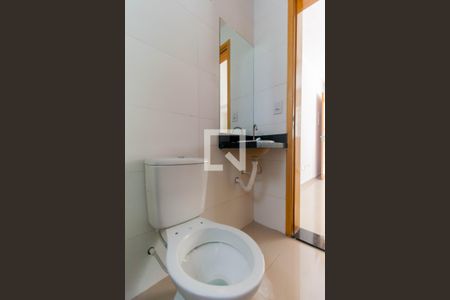 Casa de condomínio à venda com 33m², 1 quarto e sem vaga Casa de condomínio à venda com 33m², 1 quarto e sem vagaBanheiro