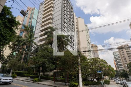 Apartamento à venda com 44m², 1 quarto e 1 vaga Apartamento à venda com 44m², 1 quarto e 1 vagaFachada