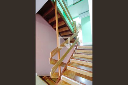 Escada  de casa de condomínio à venda com 3 quartos, 140m² em Parque Monte Alegre, Taboão da Serra