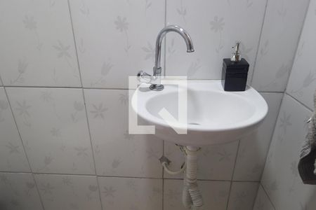 Casa à venda com 75m², 2 quartos e 2 vagasLavabo