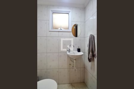 Casa à venda com 75m², 2 quartos e 2 vagasLavabo