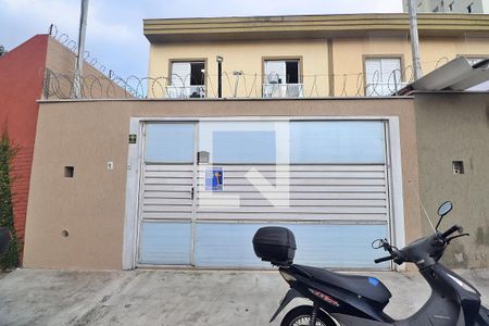 Casa à venda com 75m², 2 quartos e 2 vagasFachada