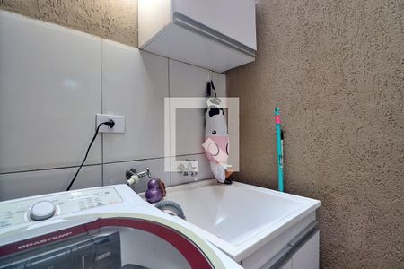 Casa à venda com 75m², 2 quartos e 2 vagasÁrea de Serviço