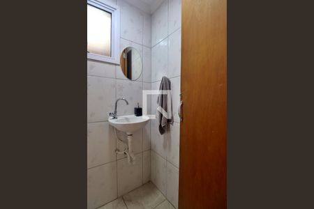 Casa à venda com 75m², 2 quartos e 2 vagasLavabo