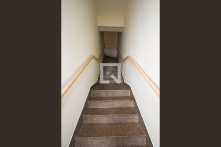 Apartamento para alugar com 150m², 3 quartos e 1 vaga Apartamento para alugar com 150m², 3 quartos e 1 vagaEscada