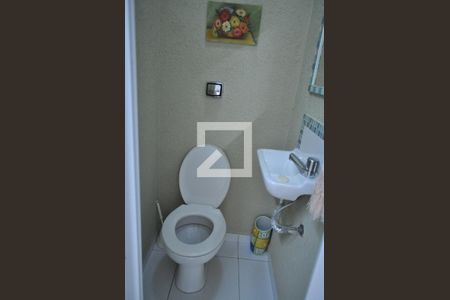 Casa à venda com 200m², 3 quartos e 2 vagasBanheiro de Serviço