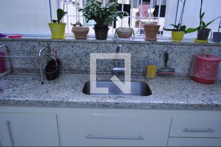 Casa à venda com 200m², 3 quartos e 2 vagasDetalhe da cozinha