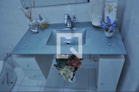 Lavabo de casa à venda com 3 quartos, 200m² em Vila Mazzei, São Paulo