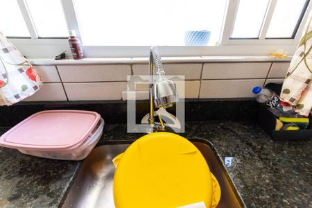 Casa para alugar com 670m², 6 quartos e 8 vagasCozinha - Torneira