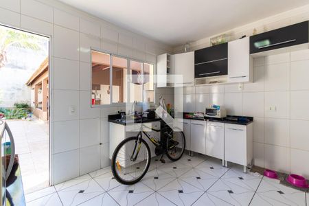 Casa para alugar com 670m², 6 quartos e 8 vagasEdícula - Cozinha