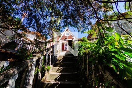 Escada de casa para alugar com 2 quartos, 75m² em Padre Eustáquio, Belo Horizonte