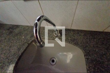 Banheiro de casa para alugar com 2 quartos, 75m² em Padre Eustáquio, Belo Horizonte