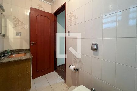 Casa à venda com 240m², 4 quartos e 4 vagasBanheiro Social