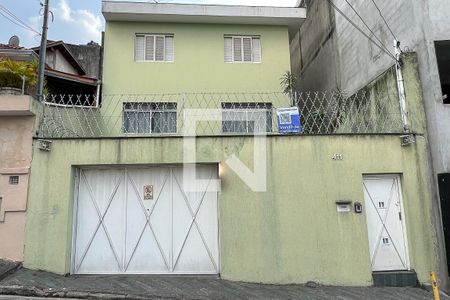 Casa à venda com 240m², 4 quartos e 4 vagasFachada