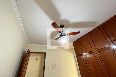 Casa à venda com 240m², 4 quartos e 4 vagasQuarto 4 - Suíte