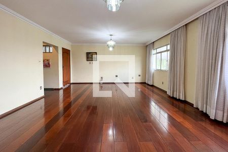 Sala de casa à venda com 4 quartos, 240m² em Vila Anglo Brasileira, São Paulo