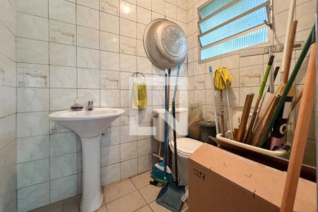 Casa à venda com 240m², 4 quartos e 4 vagasBanheiro de serviço