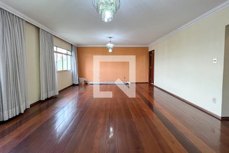 Sala de casa à venda com 4 quartos, 240m² em Vila Anglo Brasileira, São Paulo