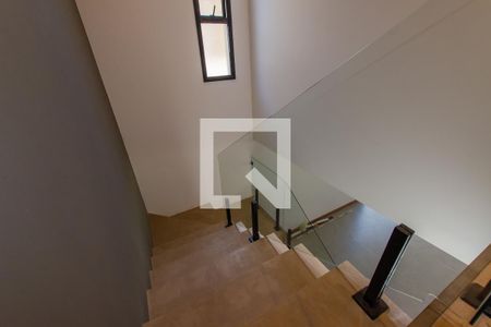 Casa para alugar com 145m², 3 quartos e 1 vaga Casa para alugar com 145m², 3 quartos e 1 vagaEscada