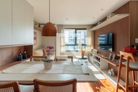 Sala de apartamento para alugar com 2 quartos, 80m² em Vila Madalena, São Paulo