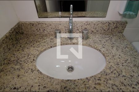 Apartamento à venda com 100m², 3 quartos e 2 vagas Apartamento à venda com 100m², 3 quartos e 2 vagasBanheiro