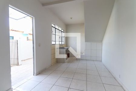Casa de condomínio para alugar com 50m², 2 quartos e 1 vaga Casa de condomínio para alugar com 50m², 2 quartos e 1 vagaSala / Cozinha