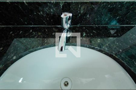 Apartamento à venda com 60m², 2 quartos e 1 vaga Apartamento à venda com 60m², 2 quartos e 1 vagaBanheiro