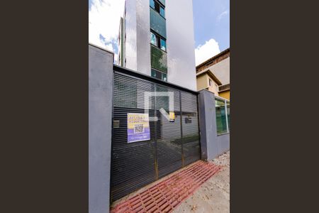 Apartamento à venda com 60m², 2 quartos e 1 vaga Apartamento à venda com 60m², 2 quartos e 1 vagaFachada