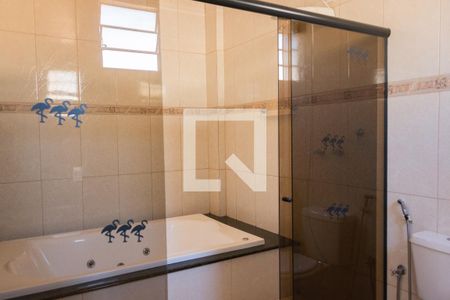 Casa para alugar com 400m², 4 quartos e 4 vagas Casa para alugar com 400m², 4 quartos e 4 vagasBanheiro