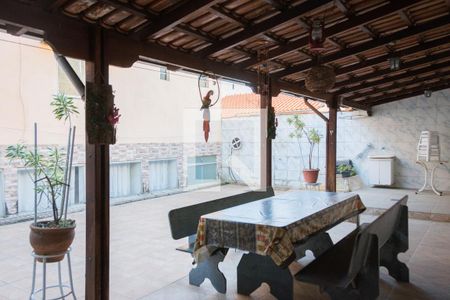 Casa para alugar com 400m², 4 quartos e 4 vagas Casa para alugar com 400m², 4 quartos e 4 vagasVaranda