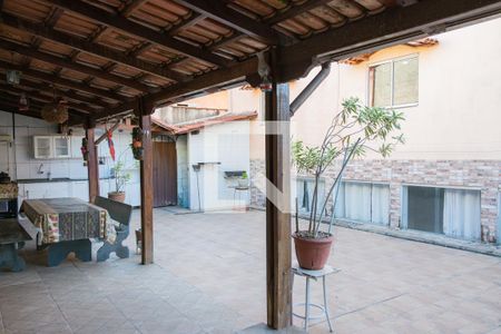 Casa para alugar com 400m², 4 quartos e 4 vagas Casa para alugar com 400m², 4 quartos e 4 vagasVaranda