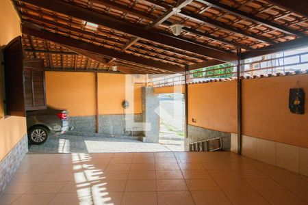 Casa para alugar com 400m², 4 quartos e 4 vagas Casa para alugar com 400m², 4 quartos e 4 vagasFachada