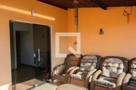 Casa para alugar com 400m², 4 quartos e 4 vagas Casa para alugar com 400m², 4 quartos e 4 vagasVaranda