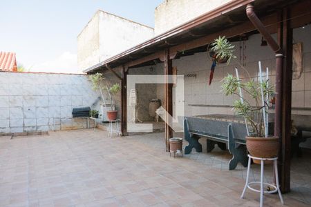 Casa para alugar com 400m², 4 quartos e 4 vagas Casa para alugar com 400m², 4 quartos e 4 vagasVaranda