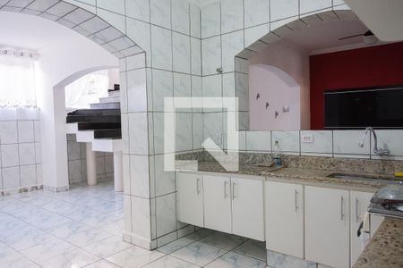 Casa para alugar com 400m², 4 quartos e 4 vagas Casa para alugar com 400m², 4 quartos e 4 vagasCozinha