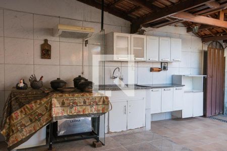 Casa para alugar com 400m², 4 quartos e 4 vagas Casa para alugar com 400m², 4 quartos e 4 vagasVaranda